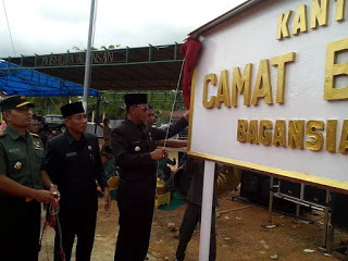 Bupati Rohil Minta Tingkatkan Pelayanan Publik
